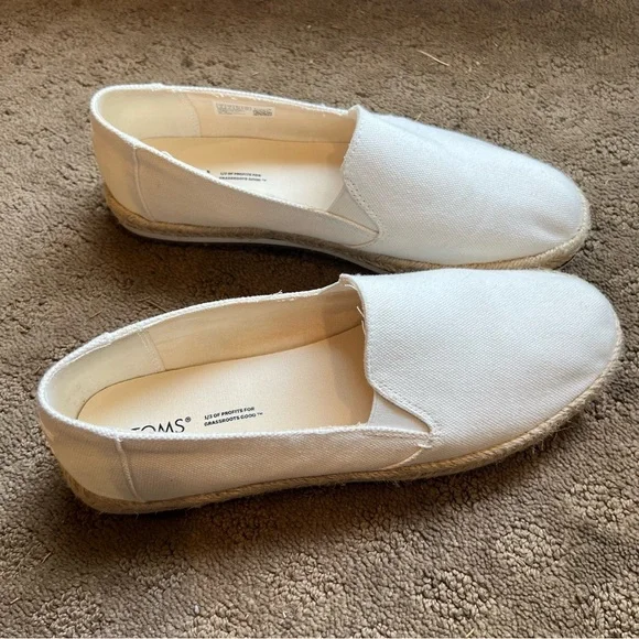 Like New TOMS Womens Palma White Canvas Slip On Espadrille Shoes size 9 - Picture 5 of 5